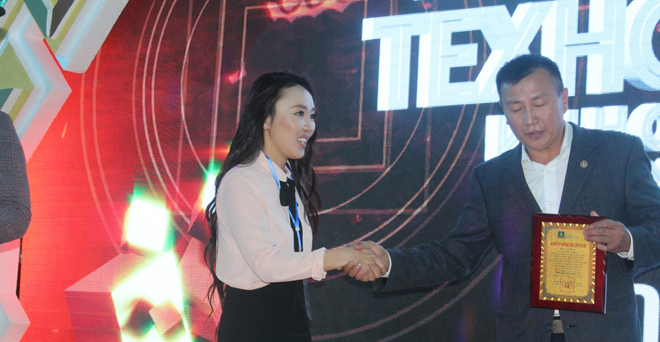 “ШИНЖЛЭХ УХААН, ТЕХНОЛОГИ, ИННОВАЦИ-2018” үзэсгэлэнд ФТХ - гийн “Литийн ионы дахин цэнэглэгддэг товчин батарей” бүтээл дэд байрт шалгарлаа.